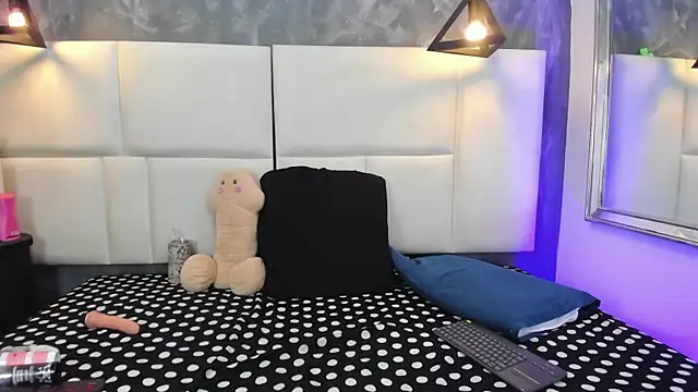 Martina armos online show from 03-26-26, 01:42