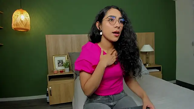 scarlett25   online show from 04-15-26, 07:58