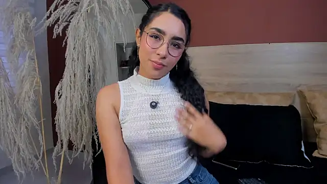 scarlett25   online show from 03-12-26, 08:24