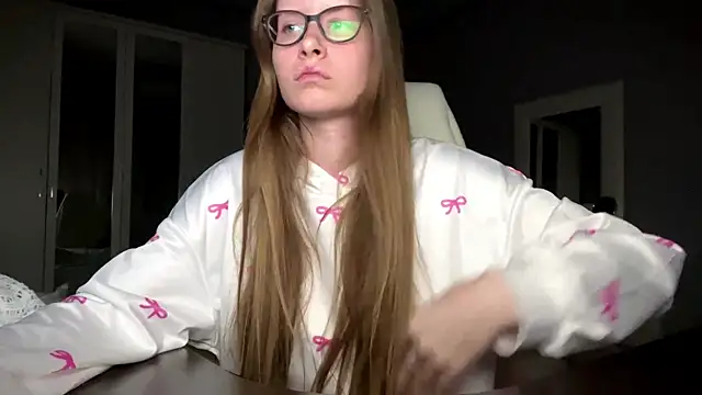 Iuckystar19 online show from 03-27-26, 06:09