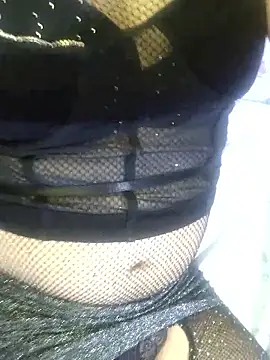 Snapshot of michell_veryhot chatting on 02-08-26, 03:21 michell veryhot online show from 02-08-26, 03:21