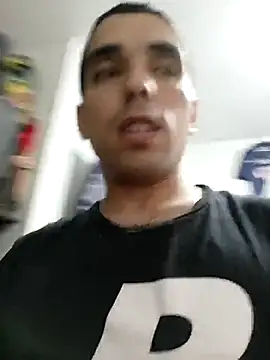 Snapshot of MRdxxx444 chatting on 03-11-26, 04:23 MRdxxx444 online show from 03-11-26, 04:23