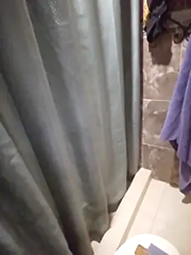 Snapshot of MRdxxx444 chatting on 02-15-26, 03:40 MRdxxx444 online show from 02-15-26, 03:40