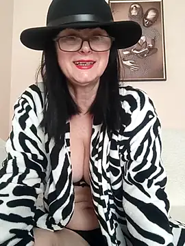 AliceSwan57 online show from 04-26-26, 12:35