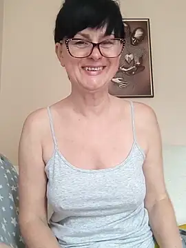 AliceSwan57 online show from 06-03-26, 06:25