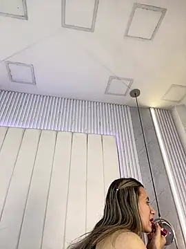 Snapshot of JuliaColemann chatting on 02-18-26, 12:12 JuliaColemann online show from 02-18-26, 12:12