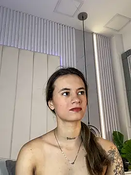 JuliaColemann online show from 04-25-26, 11:57