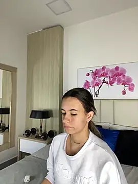 JuliaColemann online show from 06-20-26, 11:48