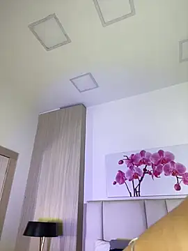 JuliaColemann online show from 05-30-26, 12:00