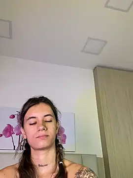 JuliaColemann online show from 05-27-26, 12:01