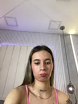 Snapshot of JuliaColemann chatting on 01-31-26, 07:12 JuliaColemann online show from 01-31-26, 07:12