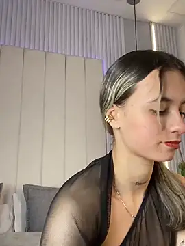 JuliaColemann online show from 03-31-26, 12:07