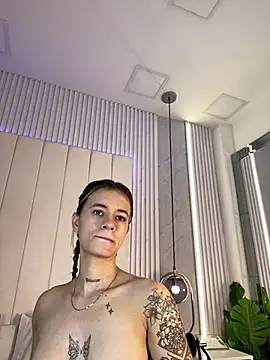 Snapshot of JuliaColemann chatting on 02-20-26, 12:18 JuliaColemann online show from 02-20-26, 12:18