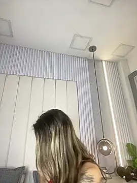 JuliaColemann online show from 04-23-26, 12:00