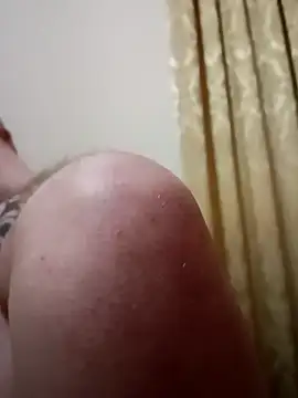 Snapshot of biondand chatting on 04-04-26, 09:54 biondand online show from 04-04-26, 09:54