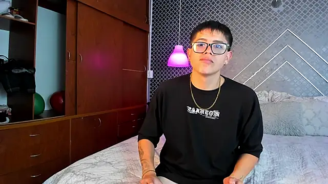 Evie demn online show from 02-11-26, 08:20