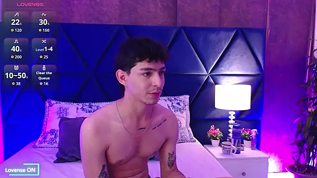 Logan Woods online show from 02-11-26, 02:28