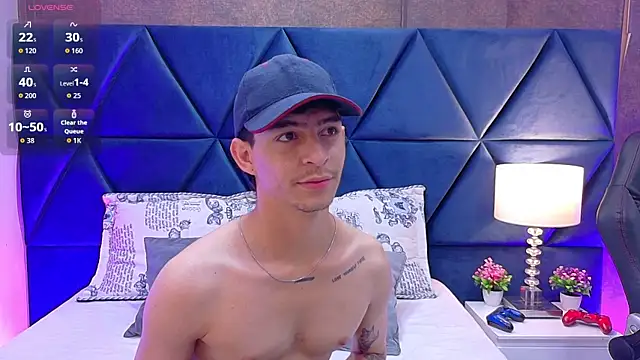 Logan Woods online show from 02-12-26, 02:39