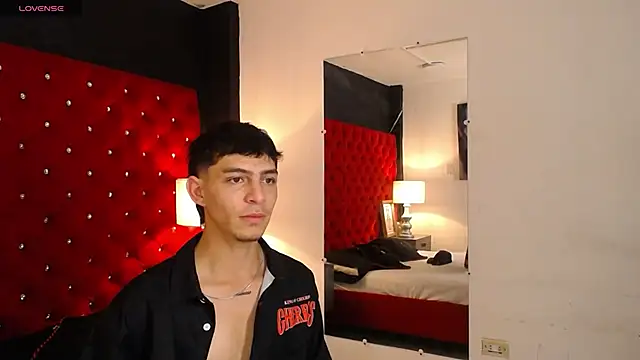 Logan Woods online show from 01-18-26, 09:07