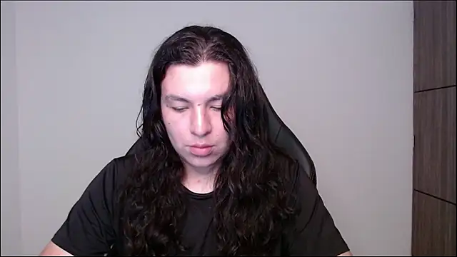 Snapshot of Yigolo__ chatting on 07-12-26, 04:13 Yigolo online show from 07-12-26, 04:13