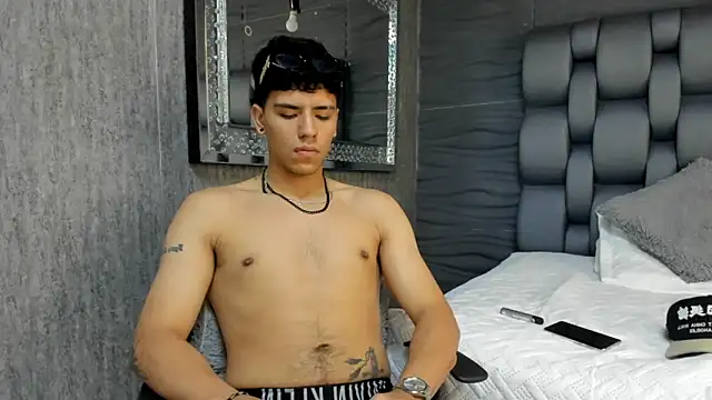 Tobias Vega online show from 04-09-26, 03:51