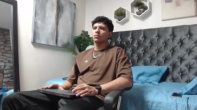 Tobias Vega online show from 03-31-26, 11:40