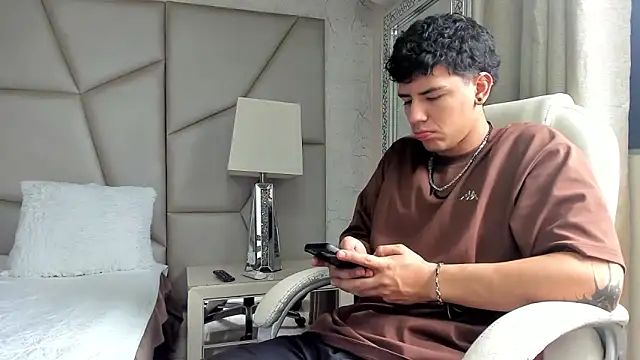 Tobias Vega online show from 03-18-26, 06:09