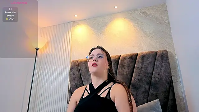 zoe hugeboobs online show from 02-11-26, 12:05