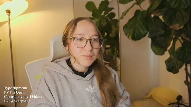 Scarlett NoirMuse online show from 04-13-26, 09:30