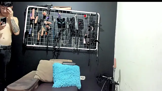 Snapshot of Slave_Melany_bdsm chatting on 05-21-26, 01:08 Slave Melany bdsm online show from 05-21-26, 01:08
