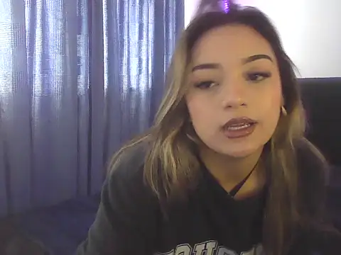 Snapshot of Itsgabyx chatting on 02-12-26, 05:56 Itsgabyx online show from 02-12-26, 05:56