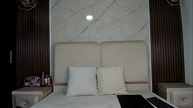 Snapshot of PalomaAguilarx69 chatting on 02-18-26, 01:47 PalomaAguilarx69 online show from 02-18-26, 01:47