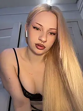 DayaFoxy online show from 04-19-26, 01:12