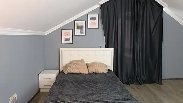 Naomi Demio online show from 02-11-26, 09:09