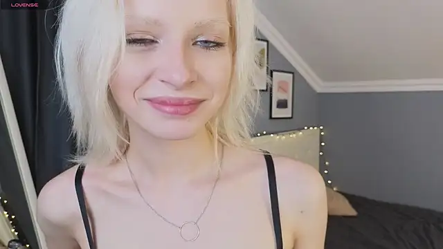 Naomi Demio online show from 03-29-26, 12:18