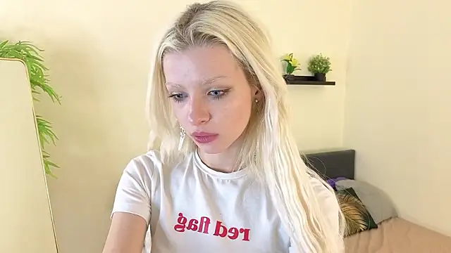 Naomi Demio online show from 02-06-26, 02:57