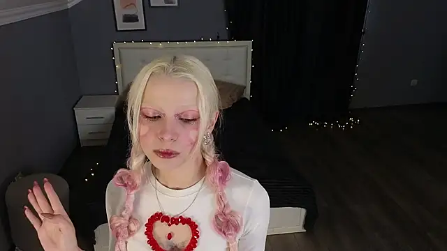 Naomi Demio online show from 02-14-26, 09:20