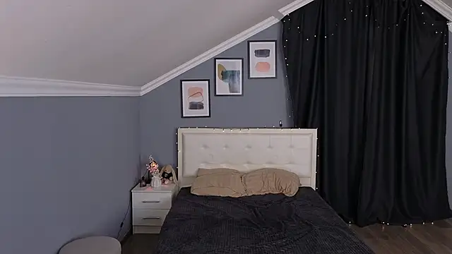 Naomi Demio online show from 03-06-26, 11:16