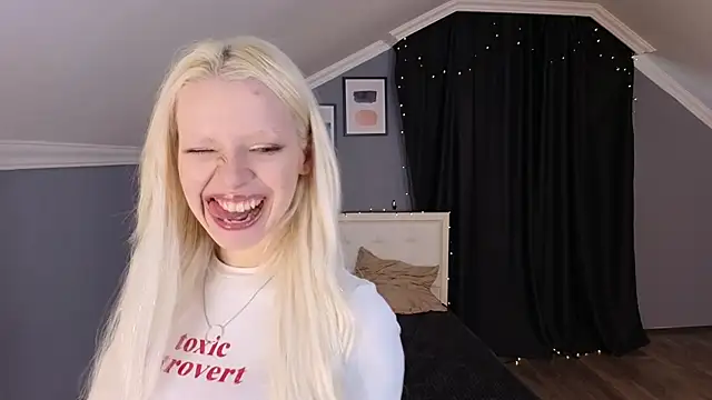 Naomi Demio online show from 02-21-26, 09:11