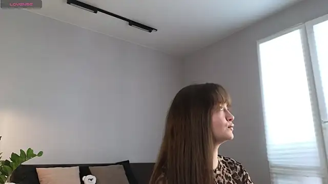 MillaKowal online show from 04-11-26, 04:20