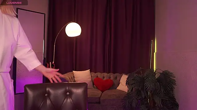 AmeliaWeells online show from 04-24-26, 04:14