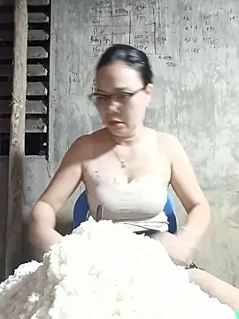 Snapshot of Nuna_689 chatting on 06-12-26, 10:51 Nuna 689 online show from 06-12-26, 10:51