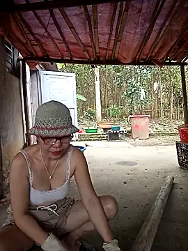 Nuna 689 online show from 05-11-26, 01:40