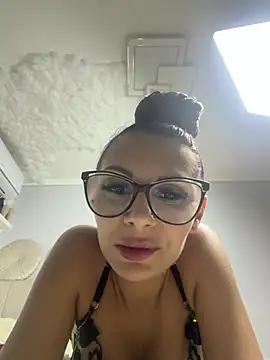 HiddendesireXO01 online show from 07-14-26, 07:20