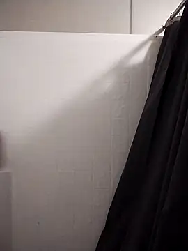 BusyB1983 online show from 04-07-26, 06:59