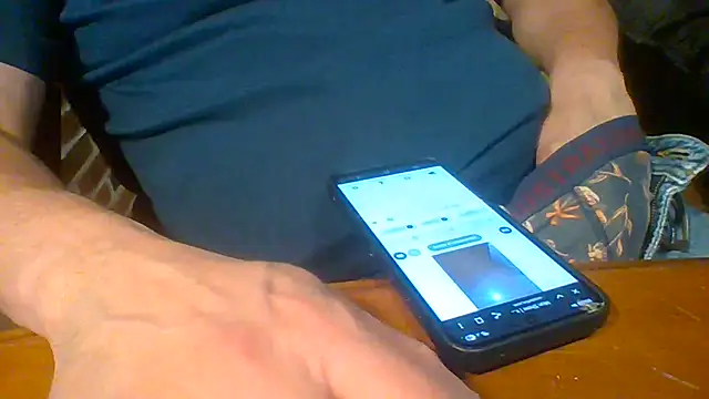 Snapshot of ludowrss chatting on 06-21-26, 03:34 ludowrss online show from 06-21-26, 03:34