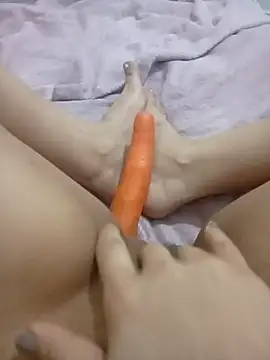 Snapshot of hanina127 chatting on 02-10-26, 07:07 hanina127 online show from 02-10-26, 07:07