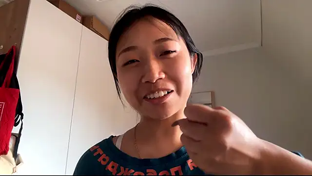SweetMiaXO online show from 05-12-26, 08:10