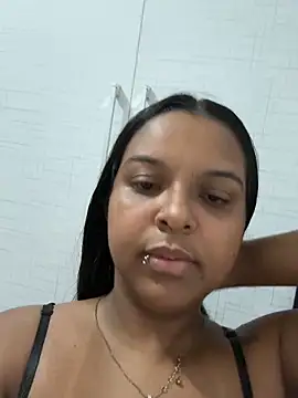 Snapshot of bella_255 chatting on 04-07-26, 01:02 bella 255 online show from 04-07-26, 01:02