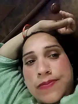 Cute-karisma1234 online show from 01-19-26, 04:00